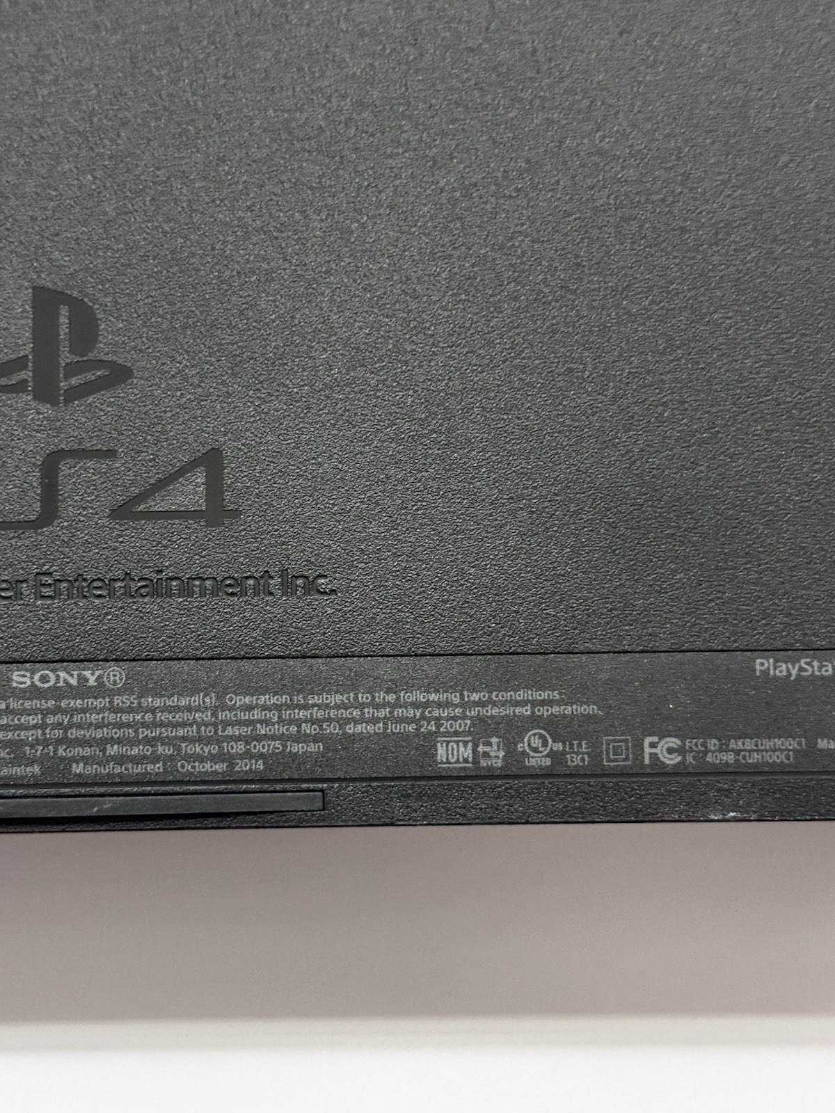 PlayStation 4 Console Bundle CUH-1115A 1TB Nyko Storage 2 Controllers 4 Games