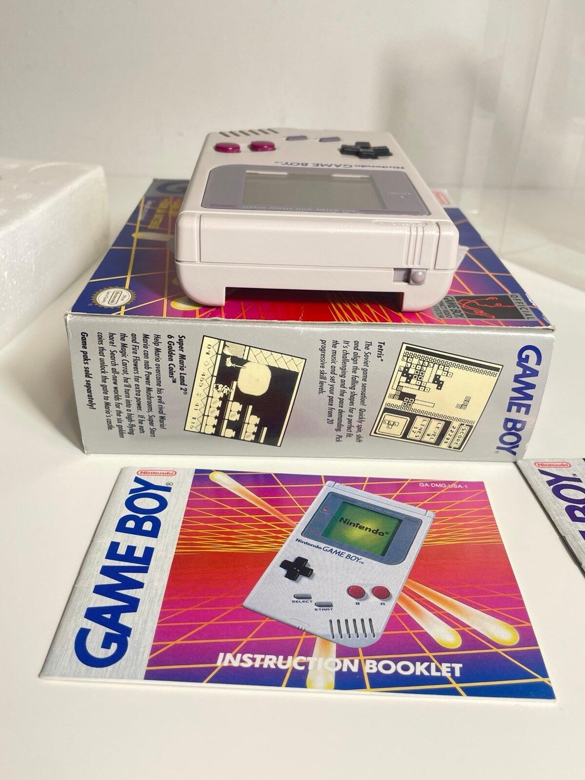 Nintendo Game Boy DMG-01 System Complete CIB Great Condition!