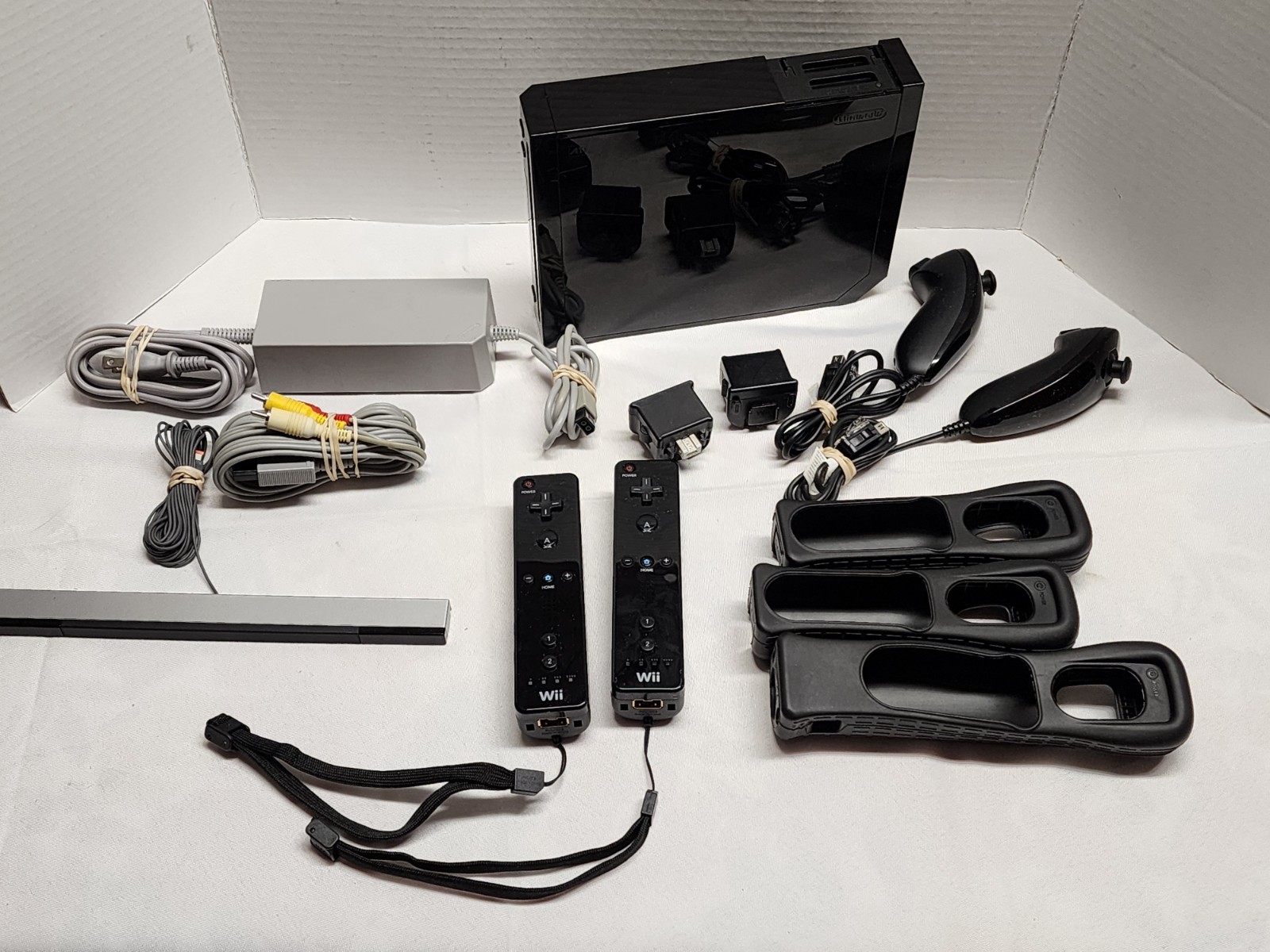 Nintendo Wii Black Console MotionPlus Bundle Complete In Box