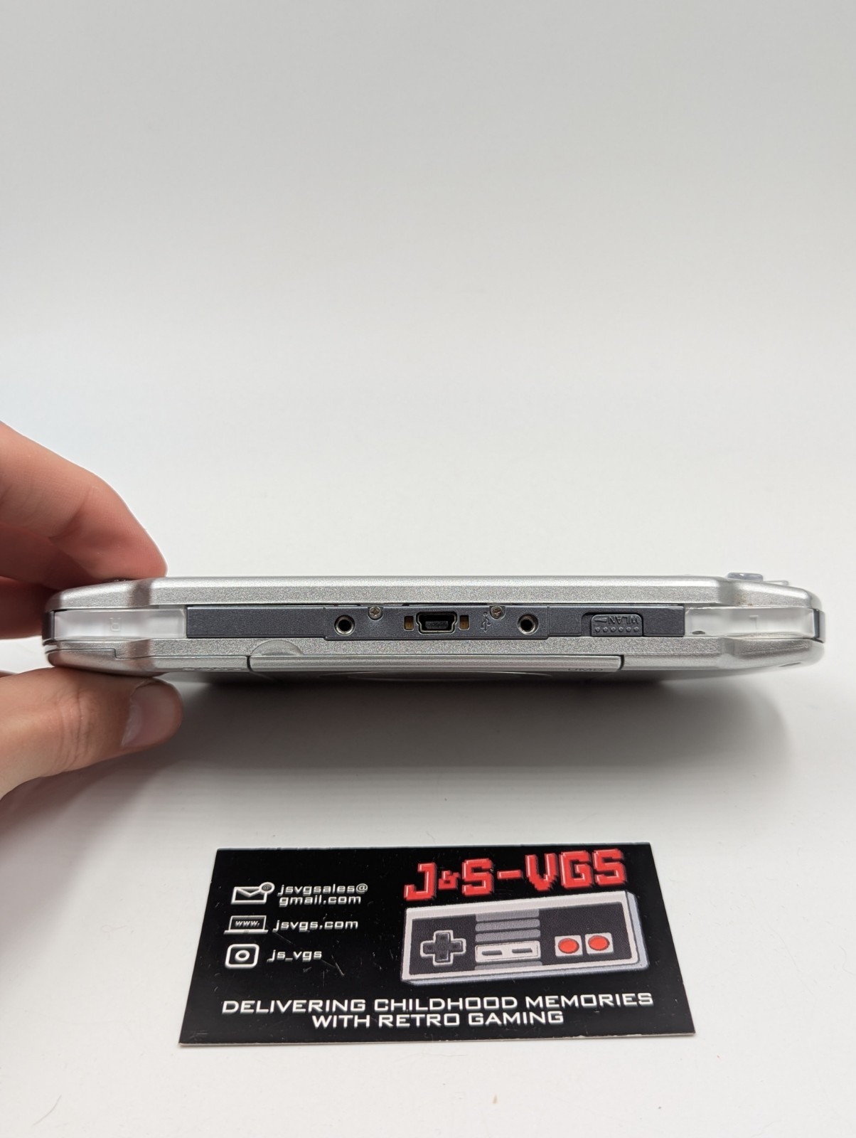 Sony PSP 2000 Silver Console PlayStation Portable Charger
