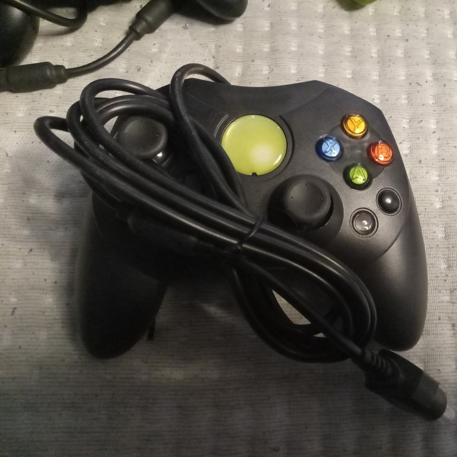 Microsoft Xbox Launch Edition with games and controller 8GB Home Console – Black