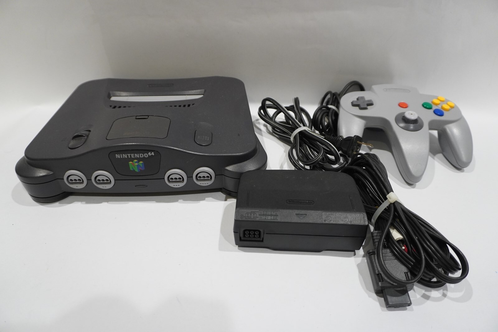 Nintendo 64 N64 Console w/ Controller & All Cables! Fully Tested and Works Great