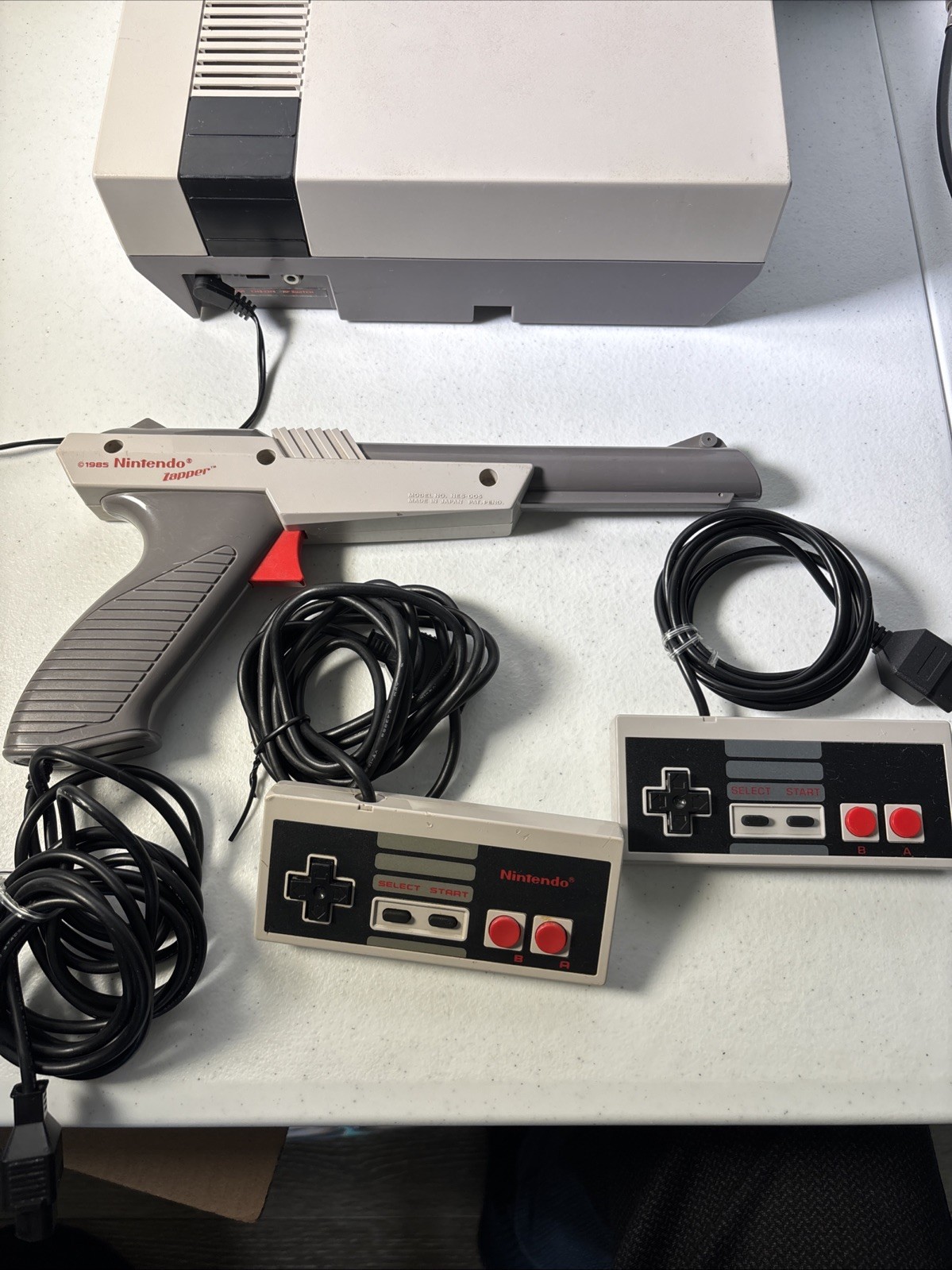 Nintendo Entertainment System NES Home Console With Controllers