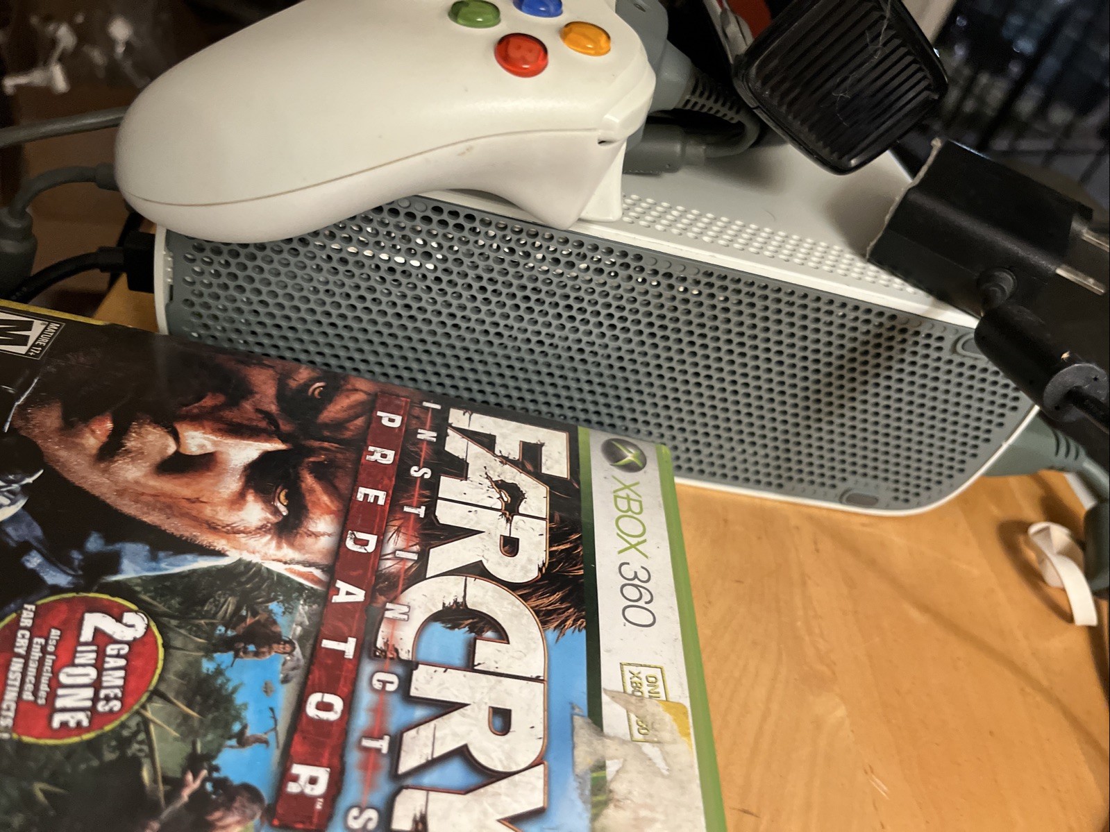 XBox 360 60GB White Bundle Controllers Kinect 2 Games AV Cable Tested