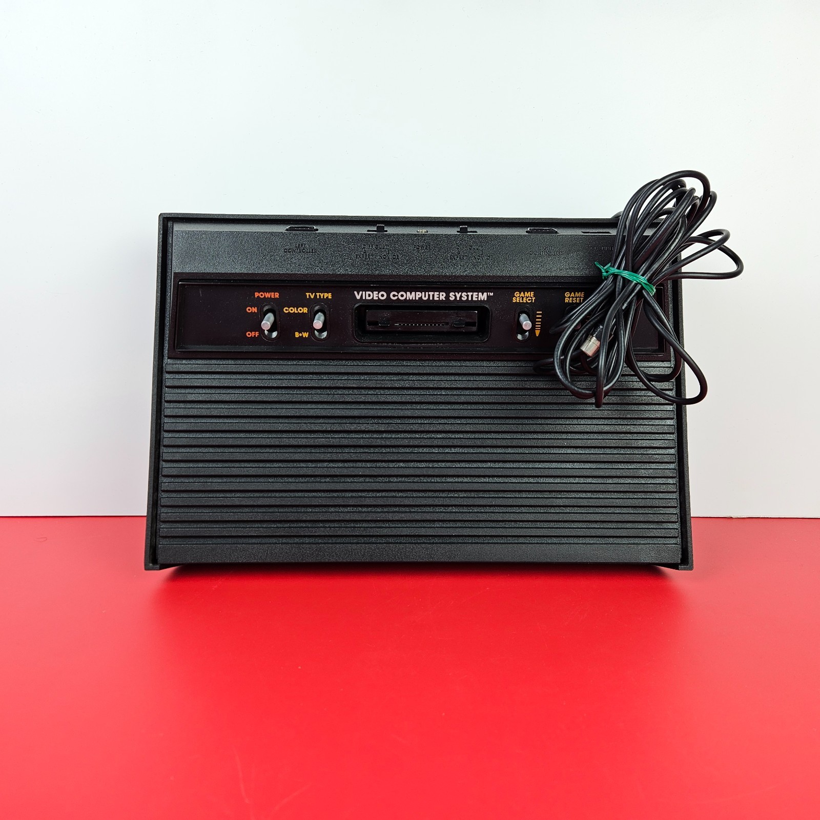 Atari 2600 “Darth Vader” VCS Console Box, Space Invaders, 2 Joysticks COMPLETE