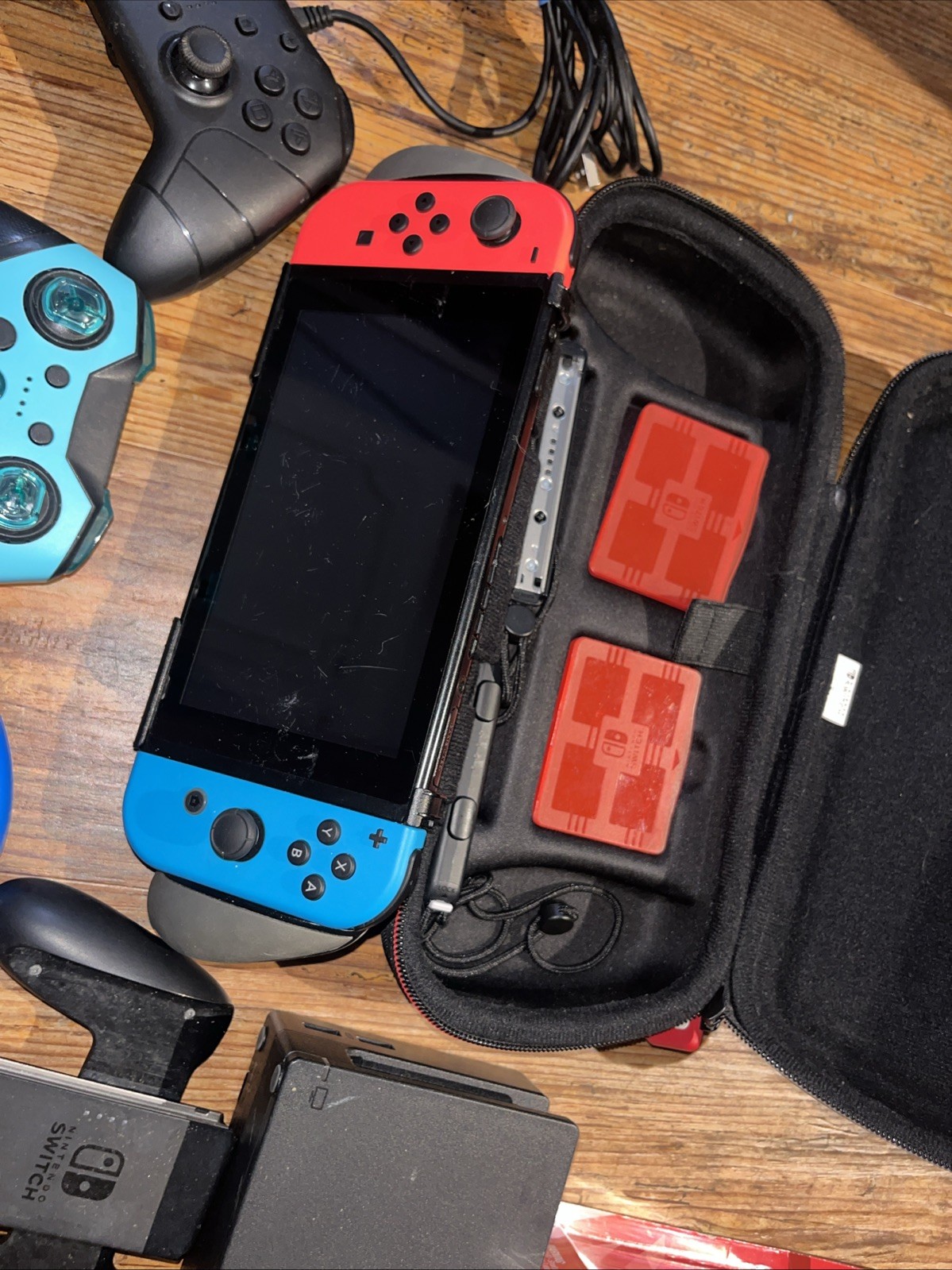Nintendo Switch V1 HAC-001 Bundle Controllers Dock Cords