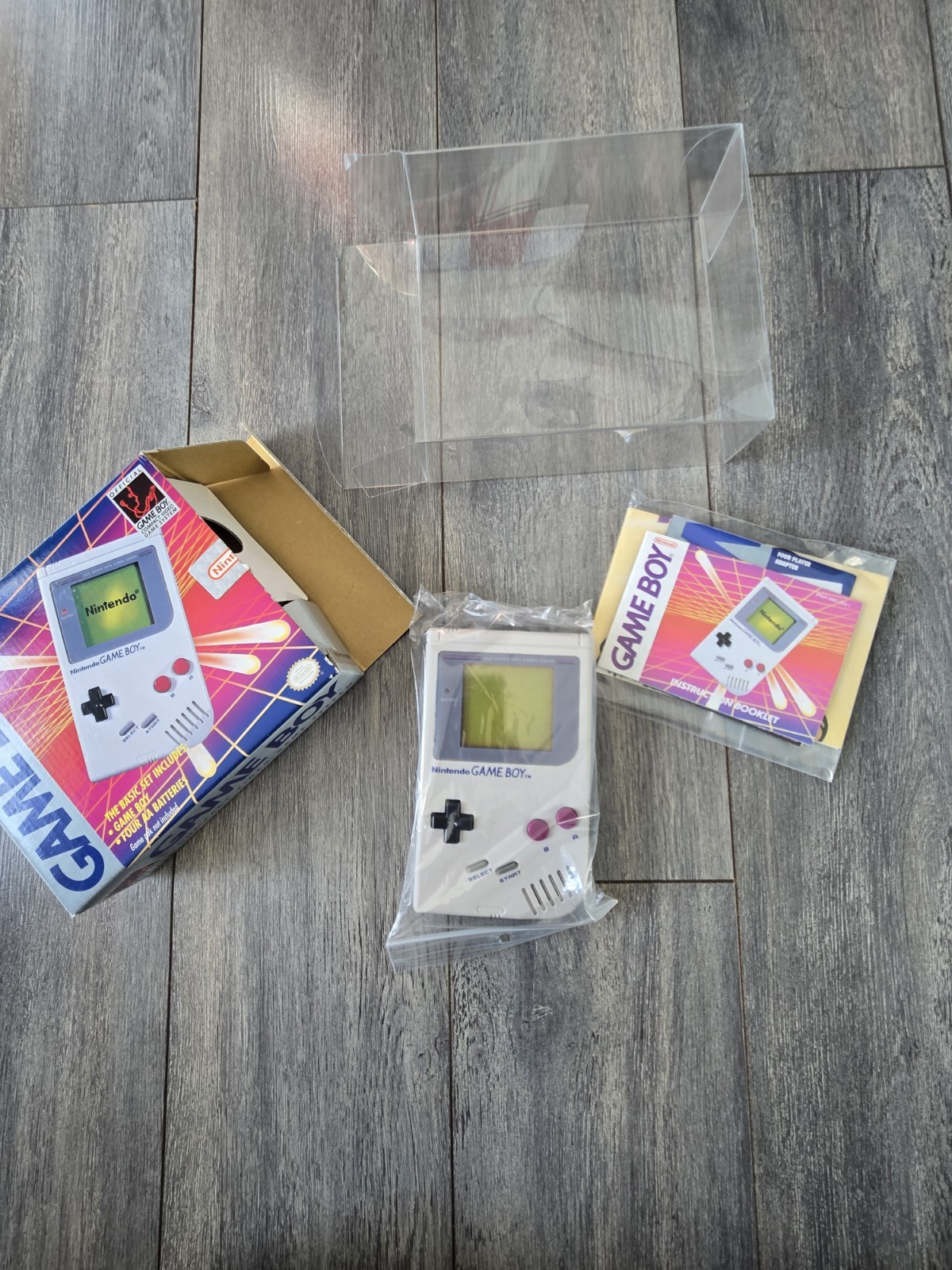 Nintendo Game Boy Basic Set Console Complete w/ Box, Manual & Inserts Clean!!
