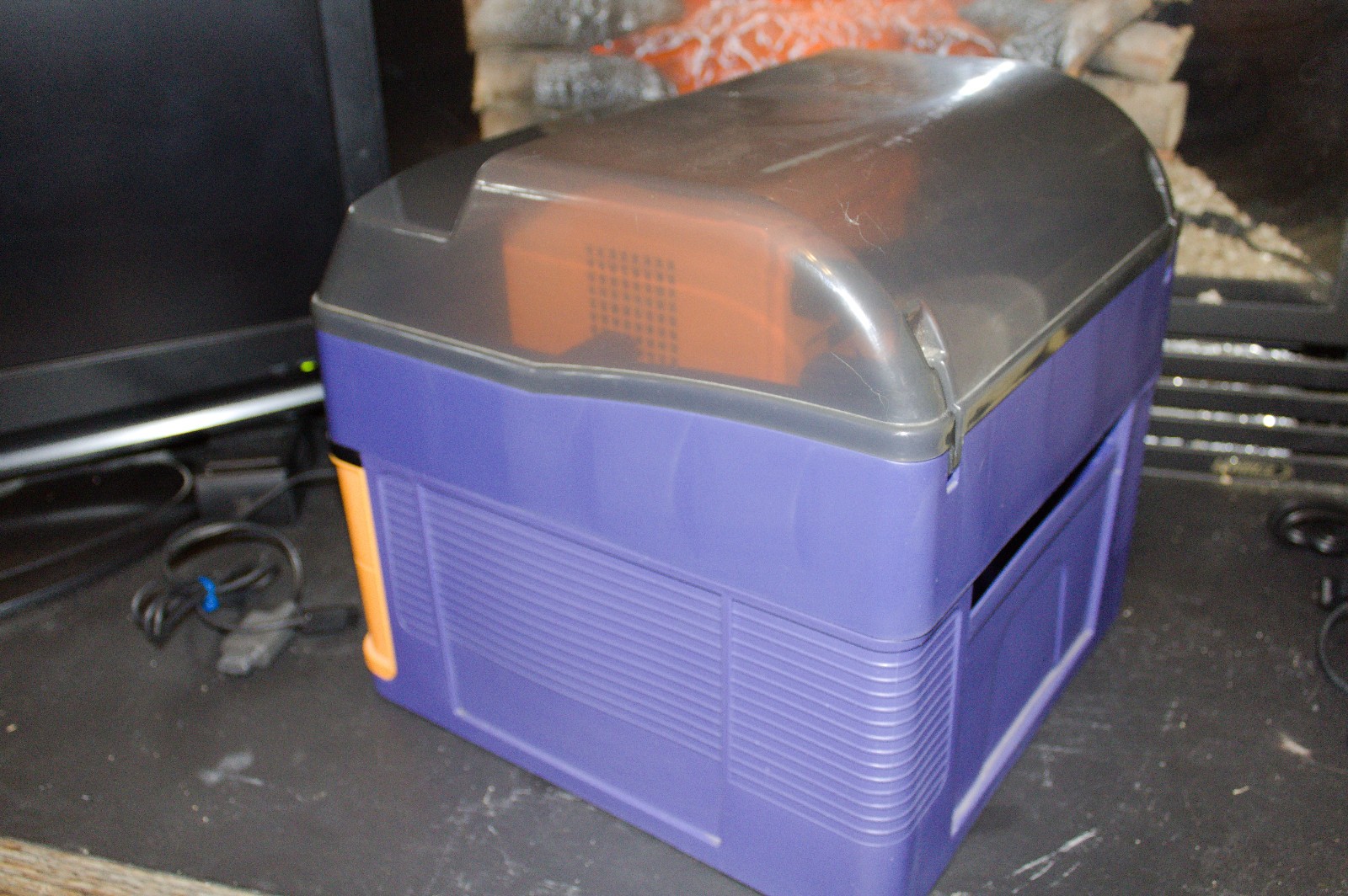 Nintendo GameCube DOL-101 Spice Orange Japanese Console w/ Storage Display Rack