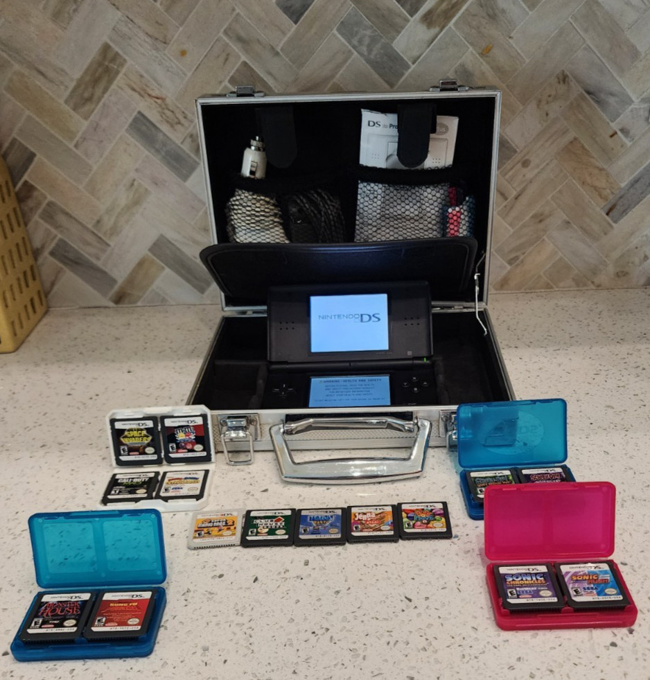 USED NINTENDO DS Lite Handheld System – Black w/accessories