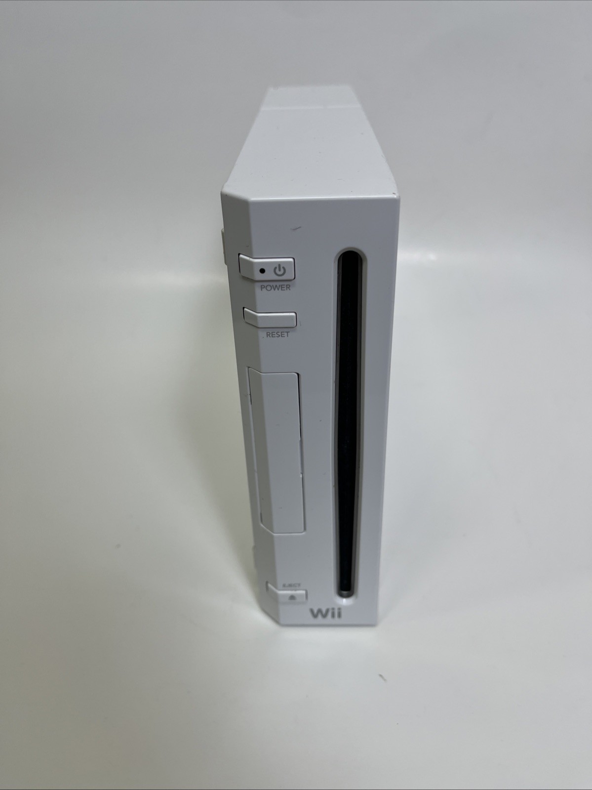 Nintendo Wii Console With Wiimote Controller, Nunchuck & Cords – Tested