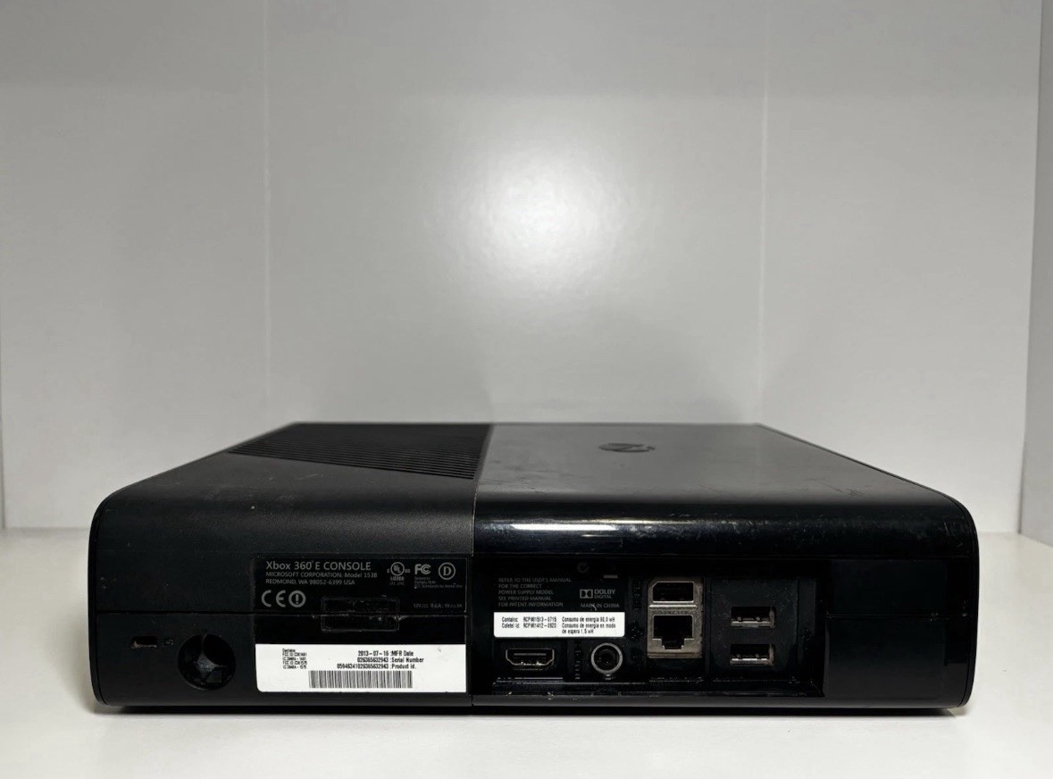 Microsoft Xbox 360 E Console (Model 1538 For Parts or Repair