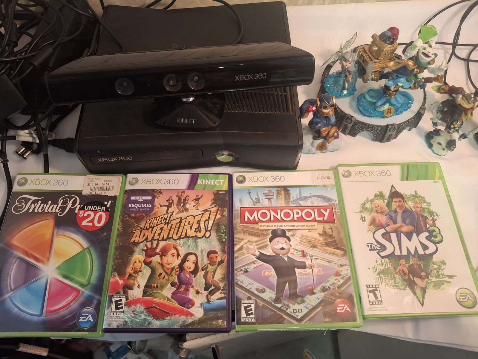 Microsoft Xbox 360 S Slim 4GB Console Model 1439 Bundle Kinect Games Skylanders