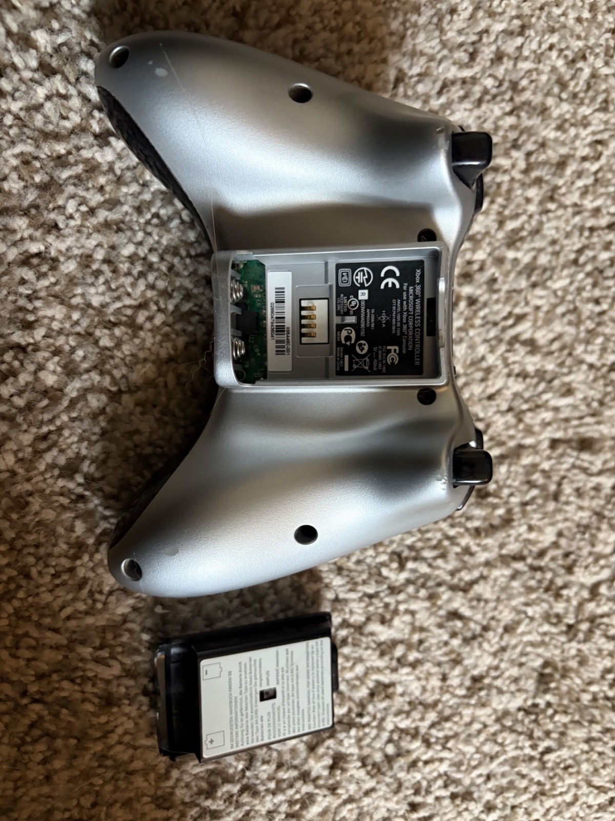 Microsoft Xbox 360 250gb Console Bundle – 5 Controllers – Games – Cables
