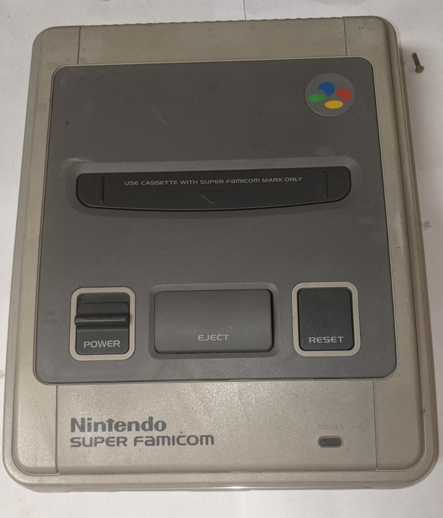 Nintendo Super Famicom Console + Super Mario Kart + 2Controller – HVC-002. SF20