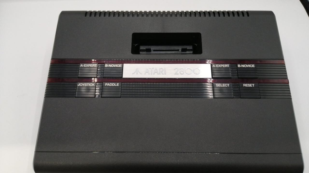 Game console model ATARI2800 ATARI