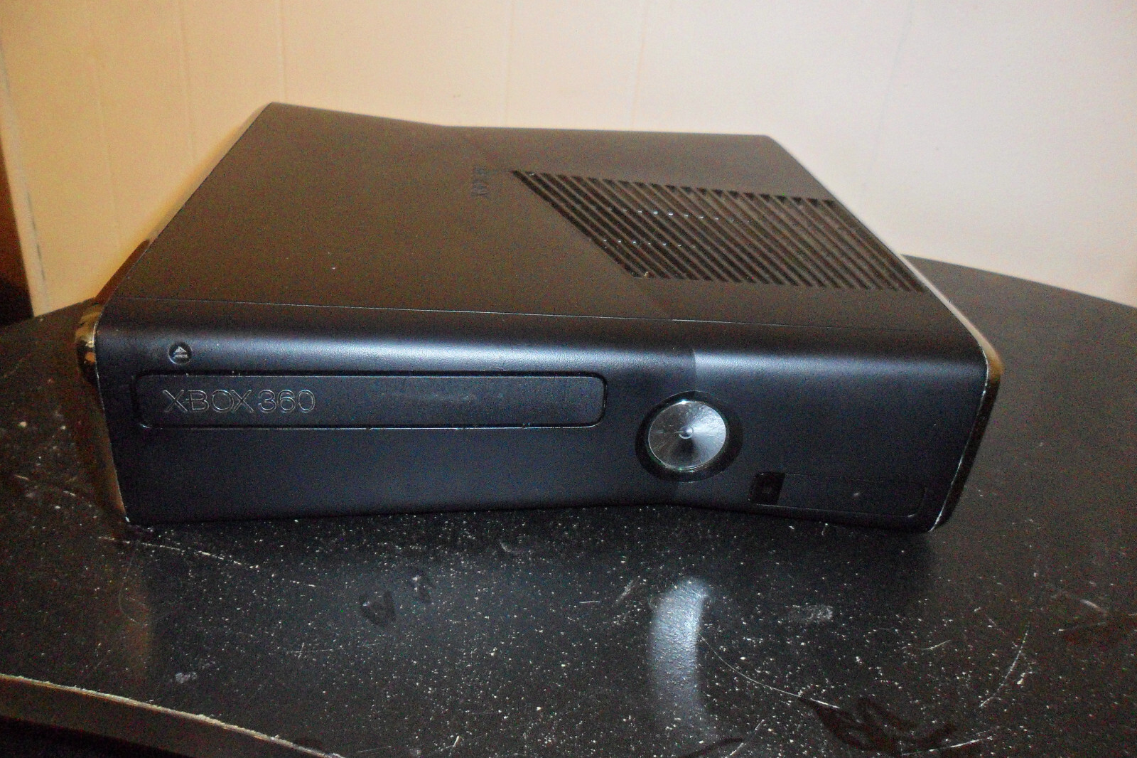 Microsoft Xbox 360 S 4GB Console – Black (1439)