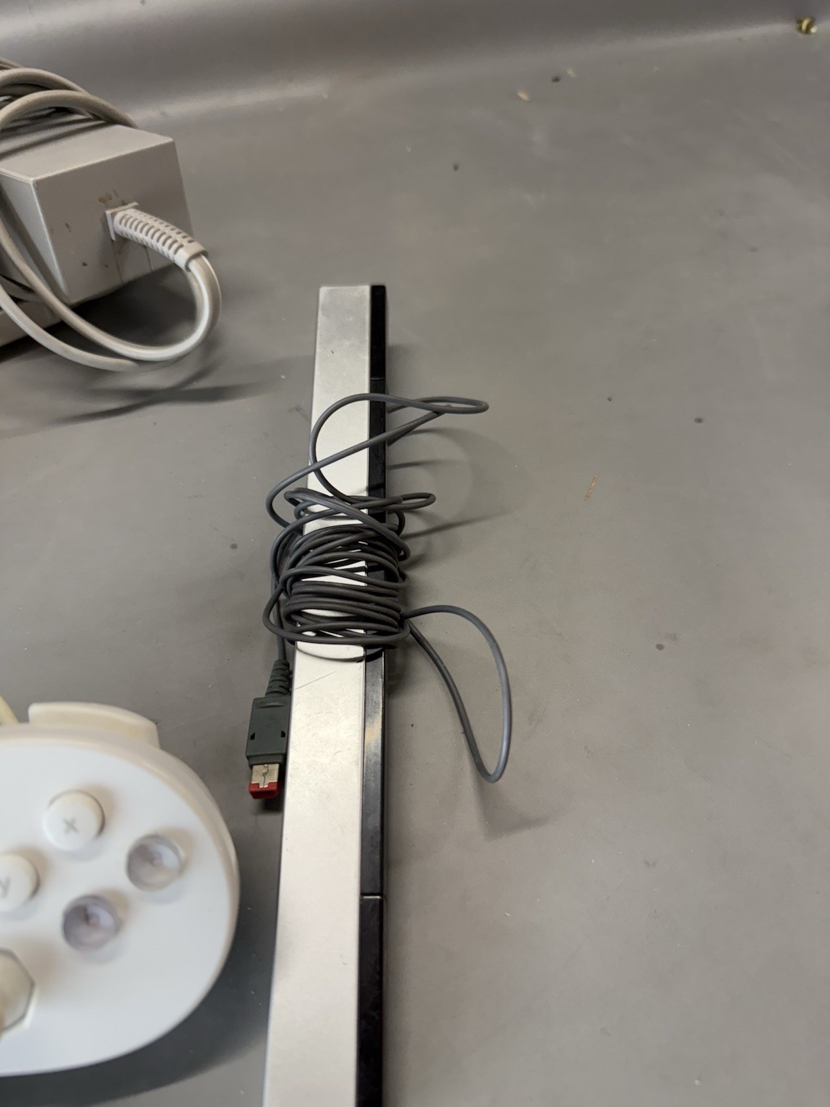 Nintendo Wii RVL-001 White Game Home Console System With 1 Remote