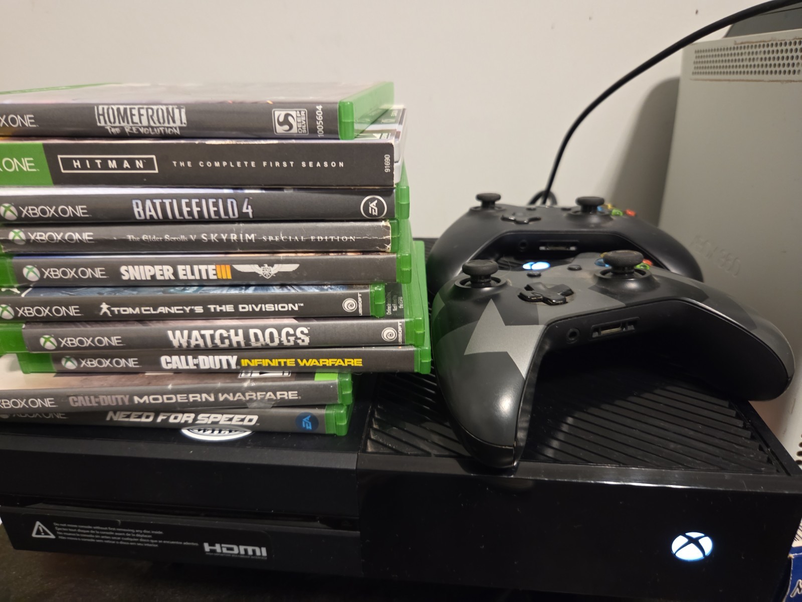Xbox One Console 500GB System Bundle Lot With 2 Controllers & 10 Games – TESTED